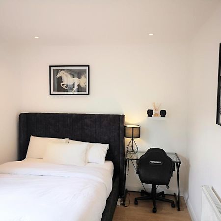 شقة هيميل هيمبستيد  في Clifton Court Hemel المظهر الخارجي الصورة